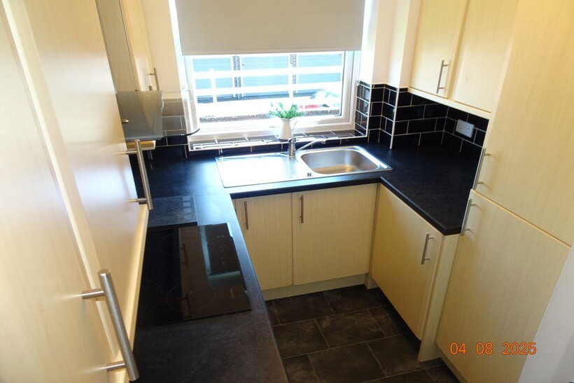 Hallam Grange Close, Fulwood... 2 bed apartment to rent - £775 pcm (£179 pw)