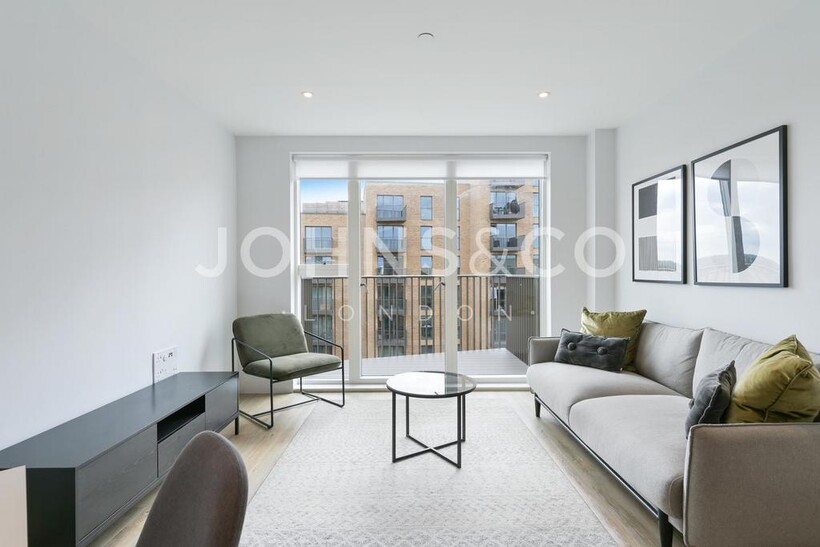 Horlicks Quarter, Slough, Berkshire, SL1 2 bed apartment to rent - £1,725 pcm (£398 pw)
