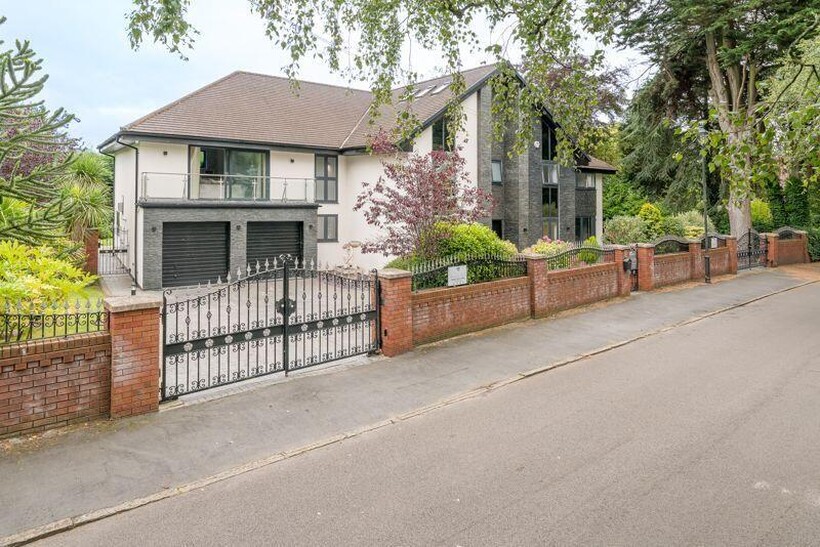 Granville Park West, Ormskirk L39 5 bed detached house to rent - £15,000 pcm (£3,462 pw)