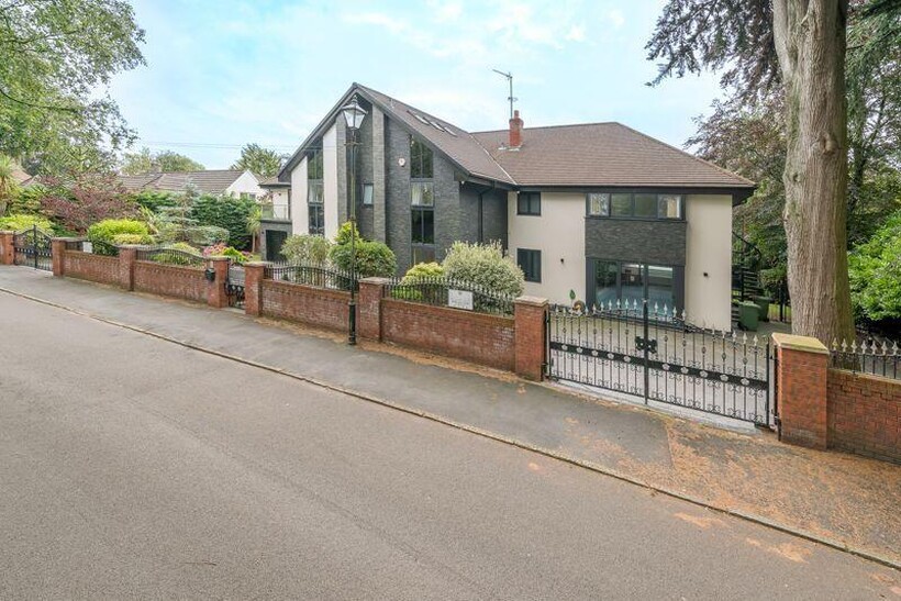 Granville Park West, Ormskirk L39 5 bed detached house to rent - £15,000 pcm (£3,462 pw)