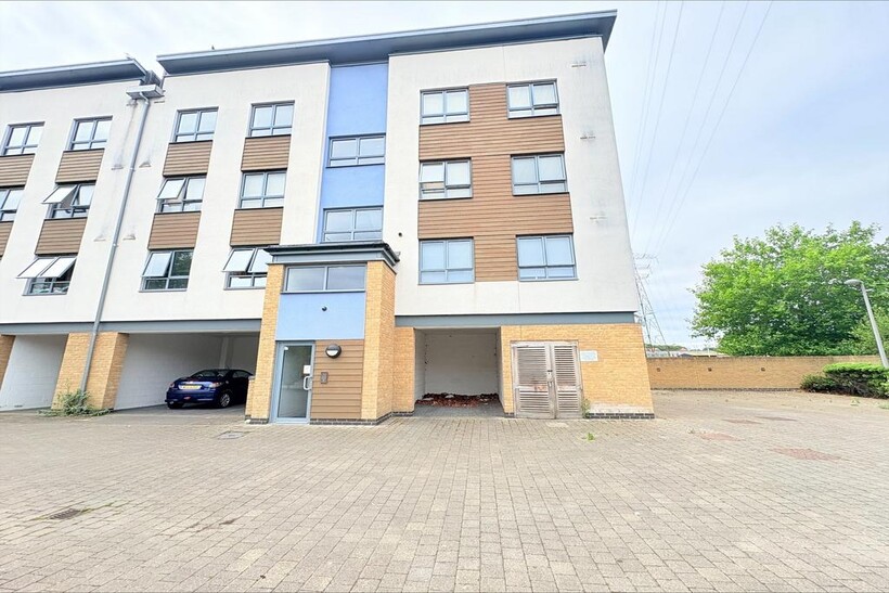 Ballantyne Drive, Colchester CO2 2 bed apartment to rent - £1,295 pcm (£299 pw)