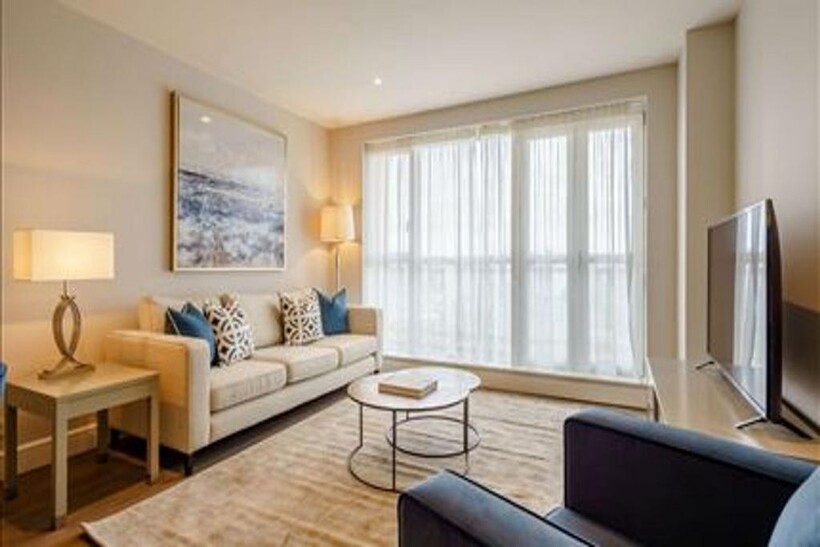 Westferry Circus, London, E14 2 bed flat to rent - £3,939 pcm (£909 pw)