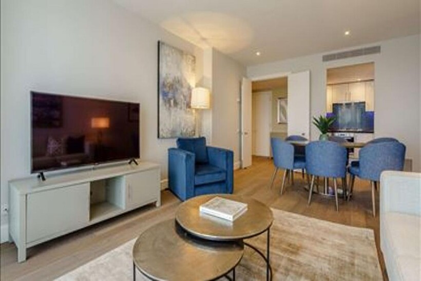 Westferry Circus, London, E14 2 bed flat to rent - £3,939 pcm (£909 pw)