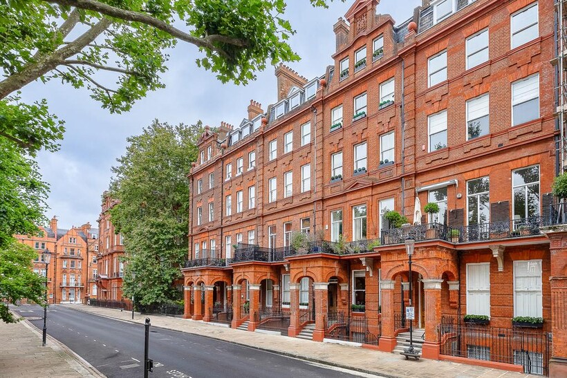 Cadogan Square, London SW1X 3 bed duplex to rent - £21,667 pcm (£5,000 pw)