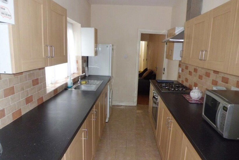 67 Alton Road, B29 7DX 4 bed house to rent - £1,560 pcm (£360 pw)