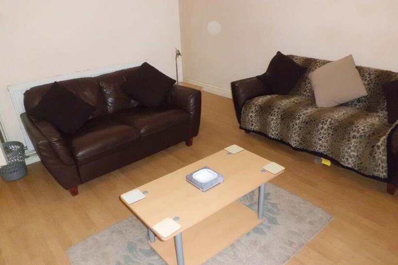 67 Alton Road, B29 7DX 4 bed house to rent - £1,560 pcm (£360 pw)