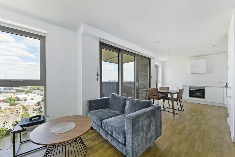 Apex Gardens, Seven Sisters London N15 1 bed apartment to rent - £2,165 pcm (£500 pw)