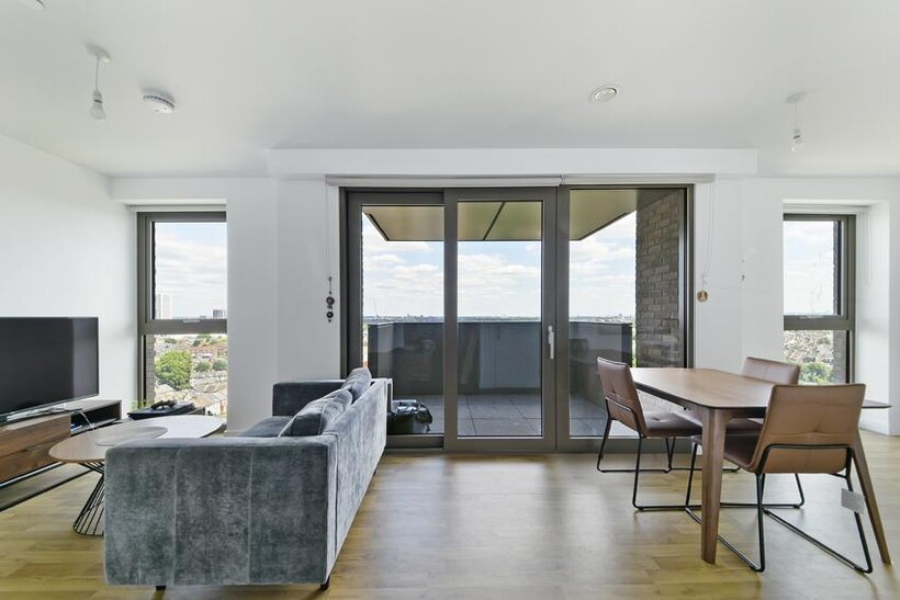 Apex Gardens, Seven Sisters London N15 1 bed apartment to rent - £2,125 pcm (£490 pw)