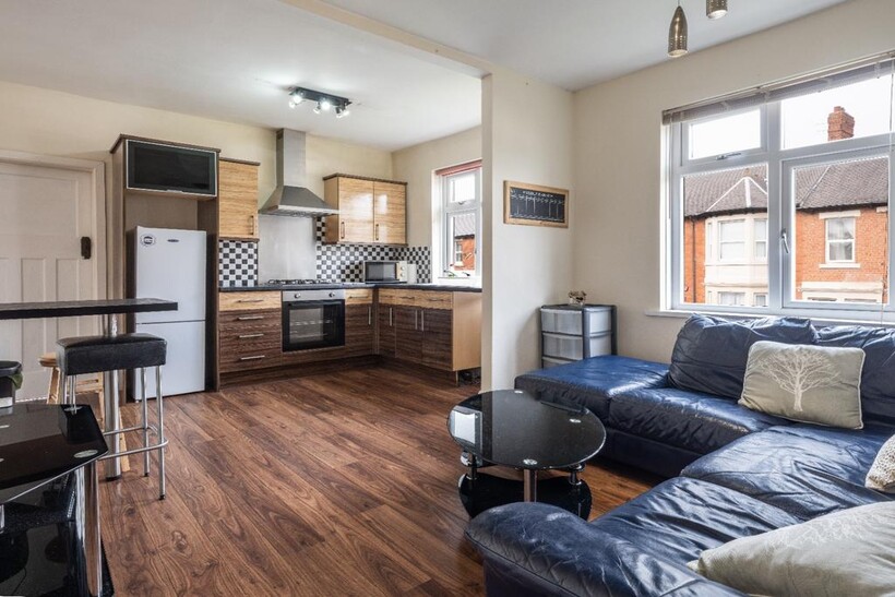 Cavendish Road, Newcastle Upon Tyne NE2 3 bed flat to rent - £1,495 pcm (£345 pw)
