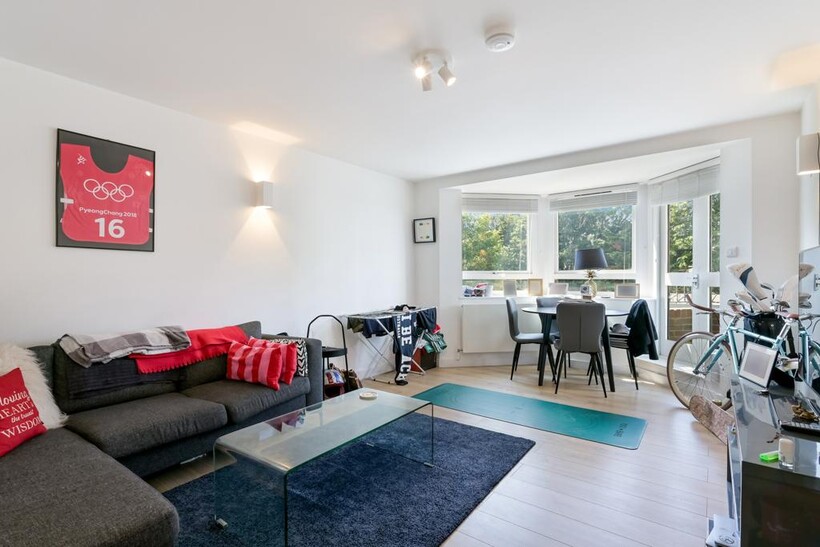 Kew Bridge Court, Brentford London W4 2 bed apartment to rent - £2,325 pcm (£537 pw)
