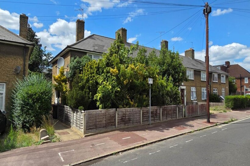 Flamstead Road, Becontree, RM9 4JJ 1 bed flat to rent - £1,325 pcm (£306 pw)