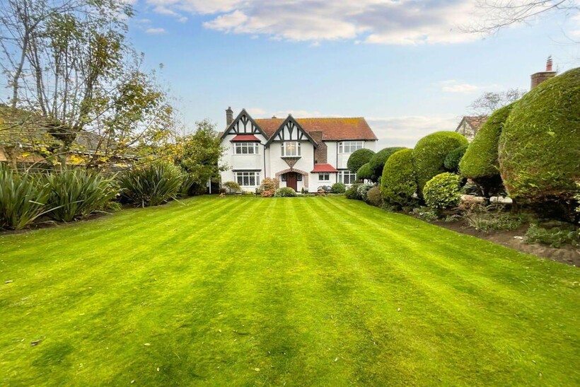 Shore Road, Southport PR8 4 bed detached house to rent - £95,333 pcm (£22,000 pw)