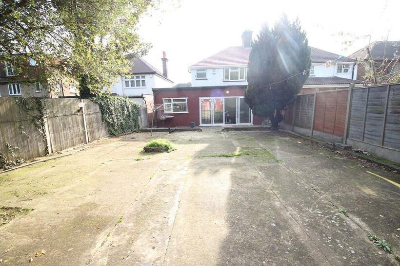 The Vale, Hounslow, TW5 5 bed semi-detached house to rent - £3,400 pcm (£785 pw)