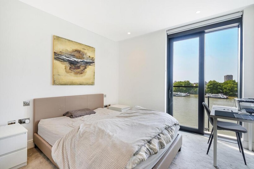 The Dumont, Albert Embankment... 2 bed apartment to rent - £4,658 pcm (£1,075 pw)