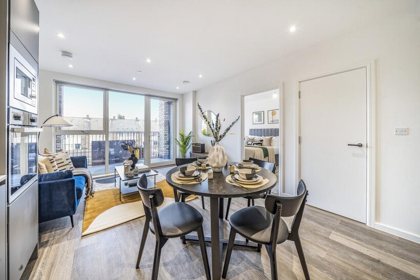 4 Headlam Avenue, Clapham SW4 1 bed apartment to rent - £2,295 pcm (£530 pw)