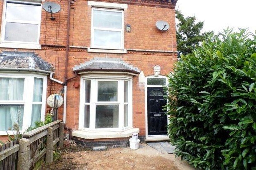 Newly Decorated Large Five Bedroom House to Rent