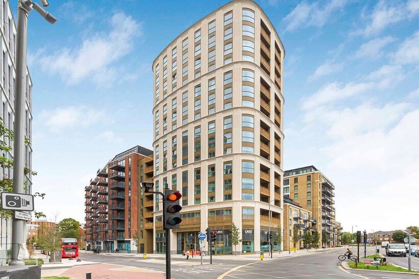 Brook Street, Kingston Upon Thames KT1 2 bed flat to rent - £3,195 pcm (£737 pw)