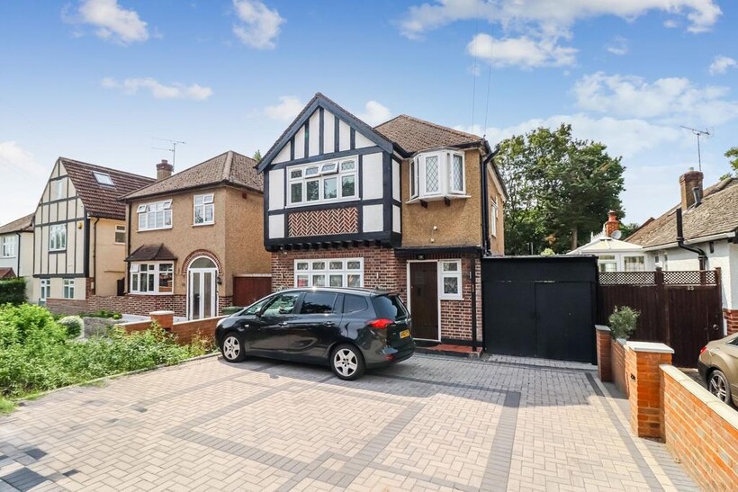Strangeways, Watford, WD17 3 bed detached house to rent - £2,395 pcm (£553 pw)