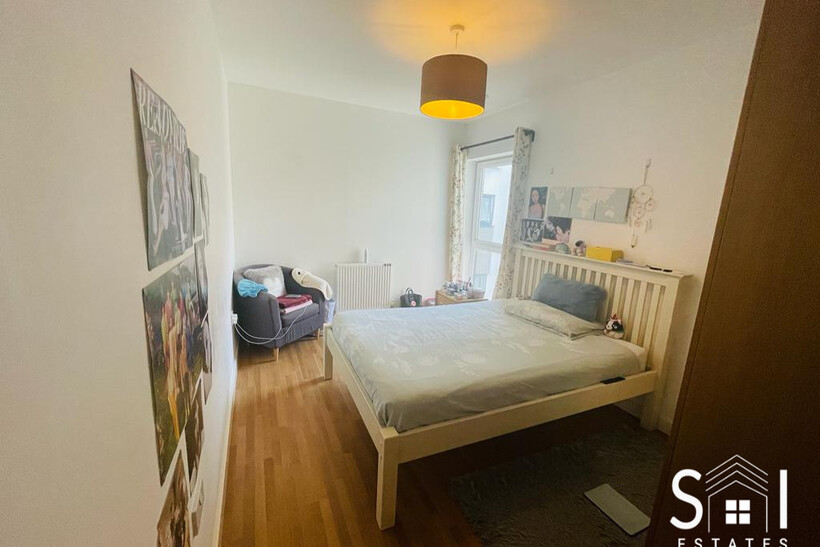 Wintergreen Boulevard, West Drayton... 3 bed semi-detached house to rent - £2,095 pcm (£483 pw)