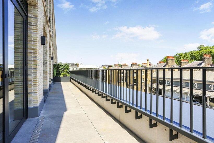 Morwell Street, London, WC1B 4 bed flat to rent - £10,833 pcm (£2,500 pw)