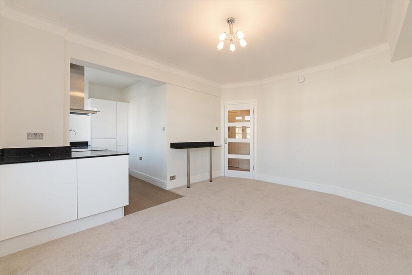 Chatsworth Court, Pembroke Road... 1 bed flat to rent - £2,448 pcm (£565 pw)