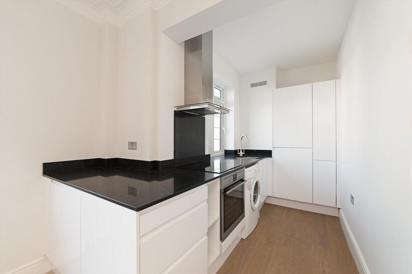Chatsworth Court, Pembroke Road... 1 bed flat to rent - £2,448 pcm (£565 pw)