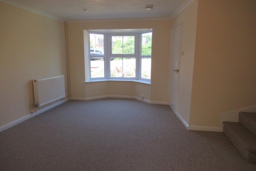 Withy Bush, Burgess Hill RH15 2 bed terraced house to rent - £1,425 pcm (£329 pw)
