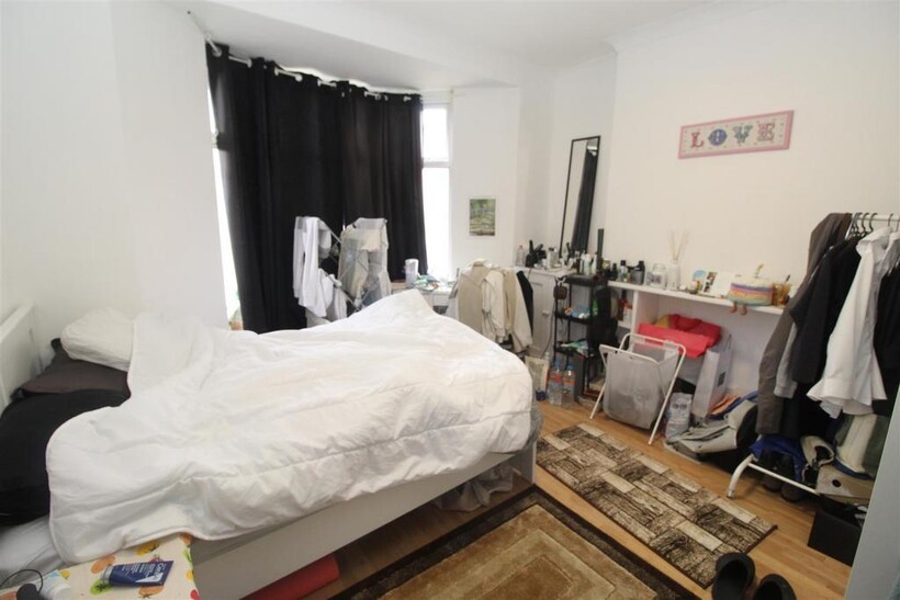 Gicc HQ1 Wjku TOO7a0-w M-Q.jpg