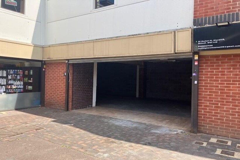 MARKET PLACE, BLOXWICH, WALSALL Retail property (high street) to rent - £1,292 pcm (£298 pw)