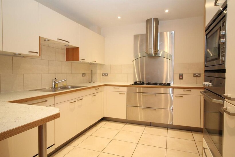 The Quay, Poole 2 bed apartment to rent - £1,695 pcm (£391 pw)