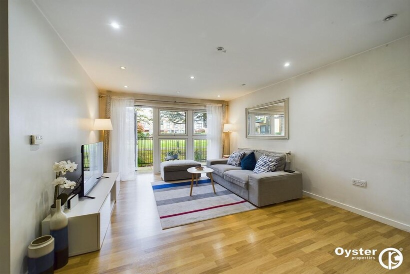 Letchworth Road, Stanmore, HA7 2 bed apartment to rent - £2,050 pcm (£473 pw)