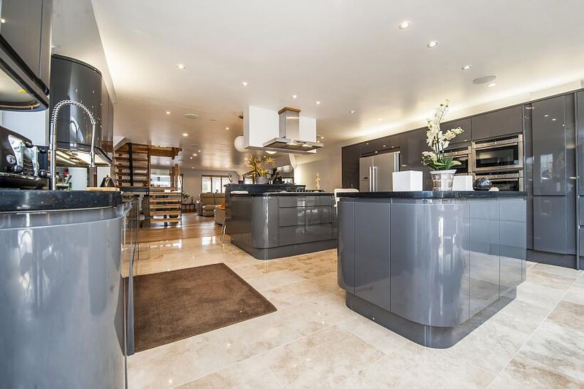 Berry Hill Road, GL7 5 bed detached house to rent - £3,850 pcm (£888 pw)