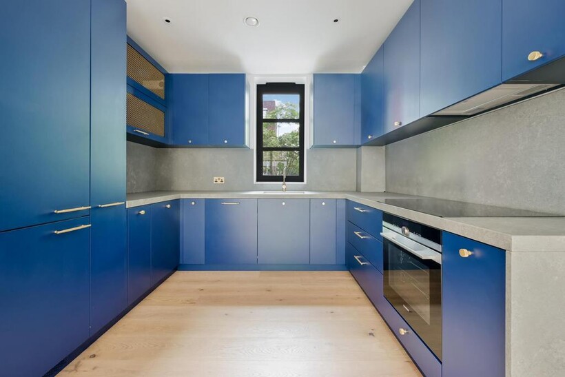 Orchard Place, Goodluck Hope, London... 3 bed apartment to rent - £4,749 pcm (£1,096 pw)