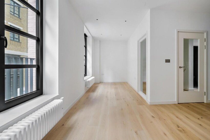 Orchard Place, Goodluck Hope, London... 3 bed apartment to rent - £4,749 pcm (£1,096 pw)