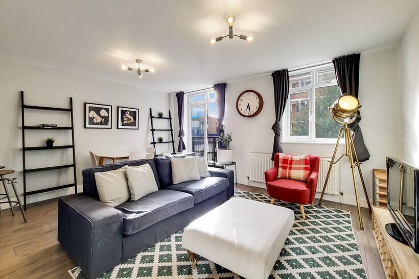 Cornerstone Court, Hemming Street... 2 bed flat to rent - £3,950 pcm (£912 pw)