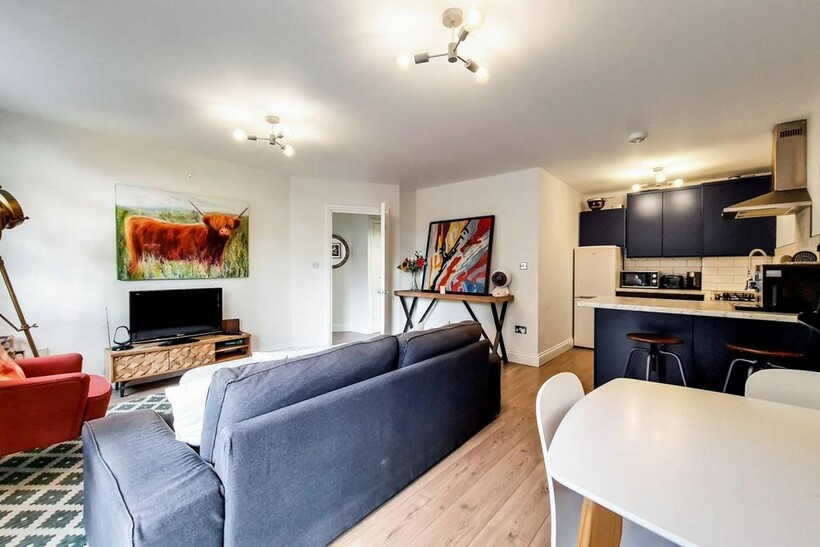 Cornerstone Court, Hemming Street... 2 bed flat to rent - £3,950 pcm (£912 pw)