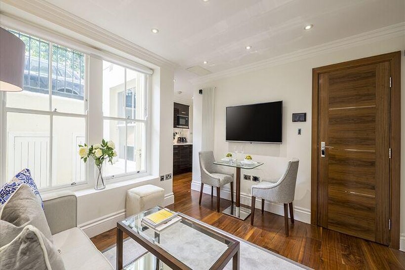 86-92 Kensington Gardens Square... 1 bed apartment to rent - £3,077 pcm (£710 pw)