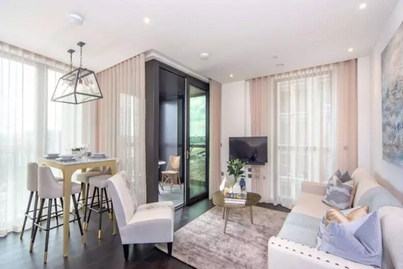 Charles Clowes Walk, London SW11 2 bed apartment to rent - £4,658 pcm (£1,075 pw)