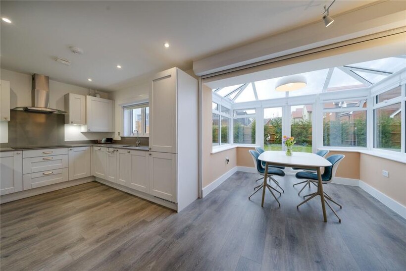 Mytchett 4 bed detached house to rent - £3,950 pcm (£912 pw)