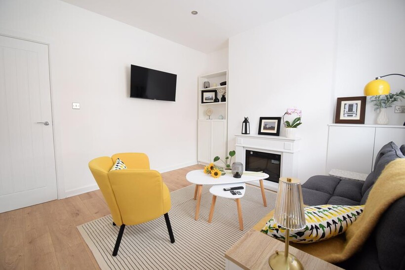 Ruth Square, Sheffield S10 3 bed house to rent - £1,195 pcm (£276 pw)