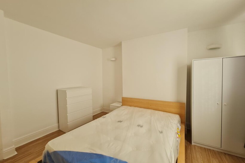 Room 1, Cross Street, Lincoln, LN5 7XQ 1 bed terraced house to rent - £410 pcm (£95 pw)