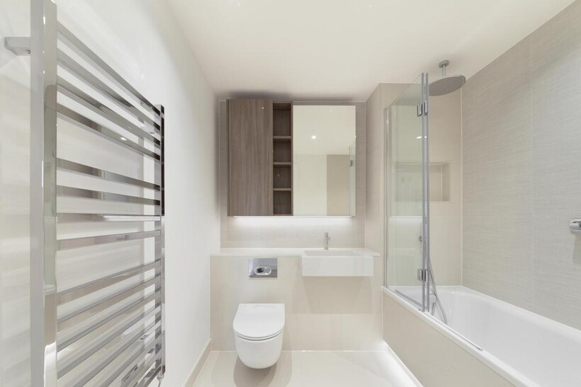 Sovereign Court, Jubilee Walk... 2 bed flat to rent - £4,498 pcm (£1,038 pw)