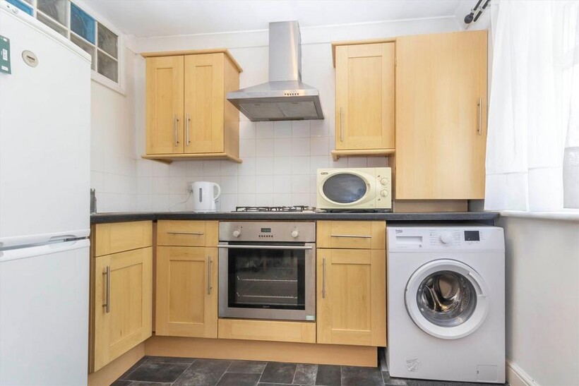 Noel Road, London W3 1 bed flat to rent - £1,547 pcm (£357 pw)