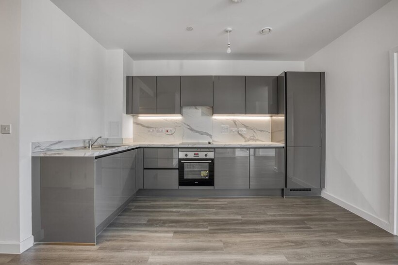 227-255 Ilderton Rd, London SE15 2 bed flat to rent - £2,396 pcm (£553 pw)