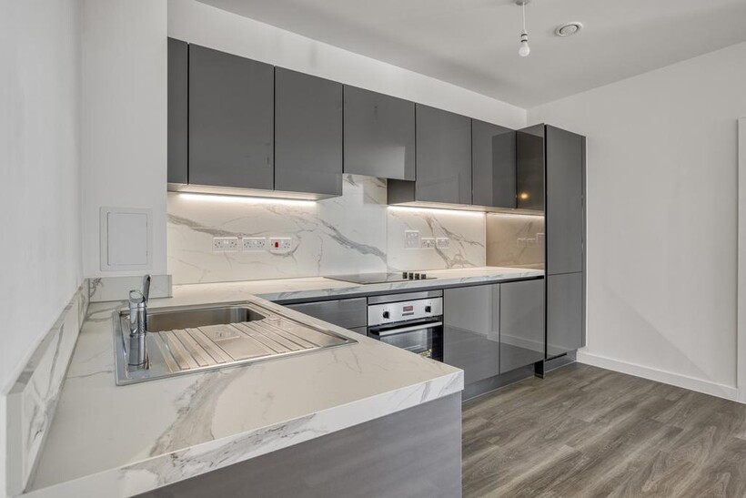 227-255 Ilderton Rd, London SE15 2 bed flat to rent - £2,396 pcm (£553 pw)