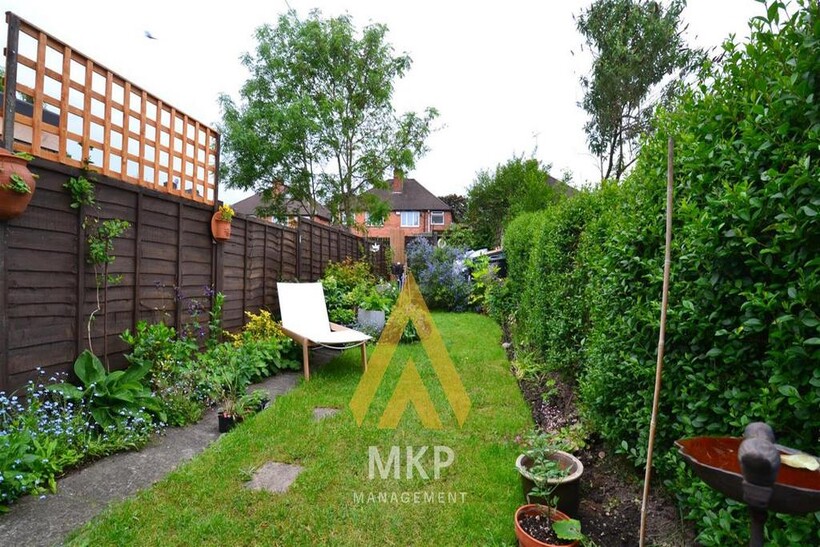 Warwards Lane, Selly Oak, Birmingham B29 4 bed terraced house to rent - £1,629 pcm (£376 pw)