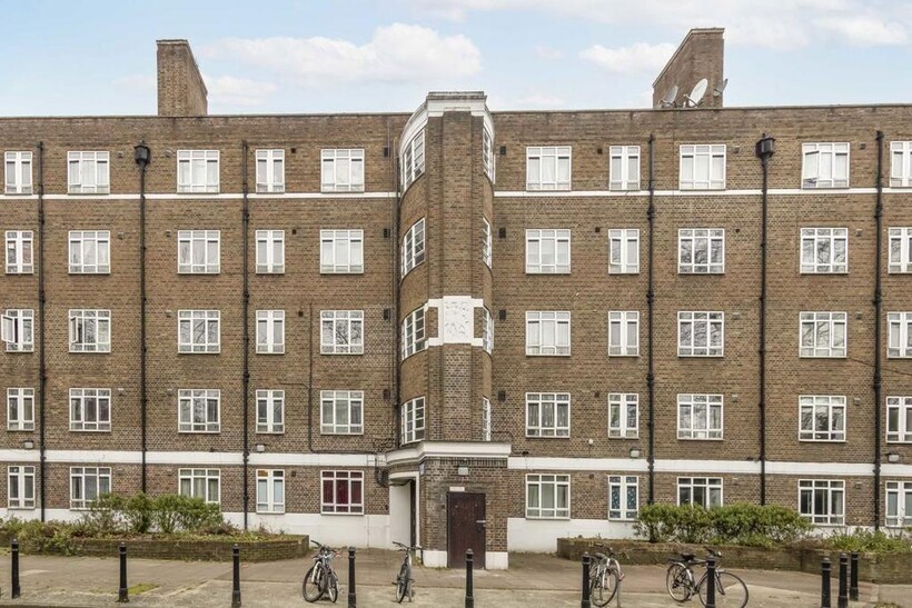 White City Estate, London W12 1 bed flat to rent - £1,499 pcm (£346 pw)