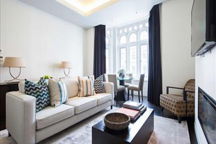 Green Street, London, W1K 1 bed flat to rent - £8,666 pcm (£2,000 pw)