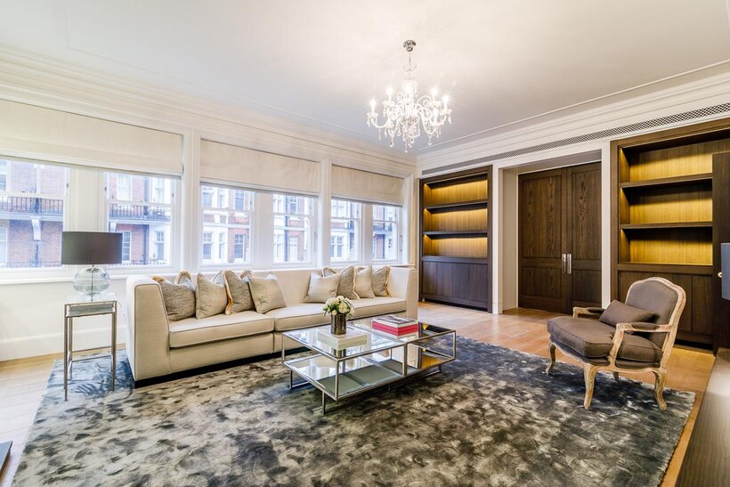 Duke Street, Mayfair, W1K 3 bed flat to rent - £25,567 pcm (£5,900 pw)