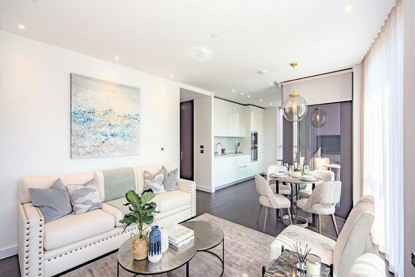 Charles Clowes Walk, London SW11 2 bed apartment to rent - £4,871 pcm (£1,124 pw)